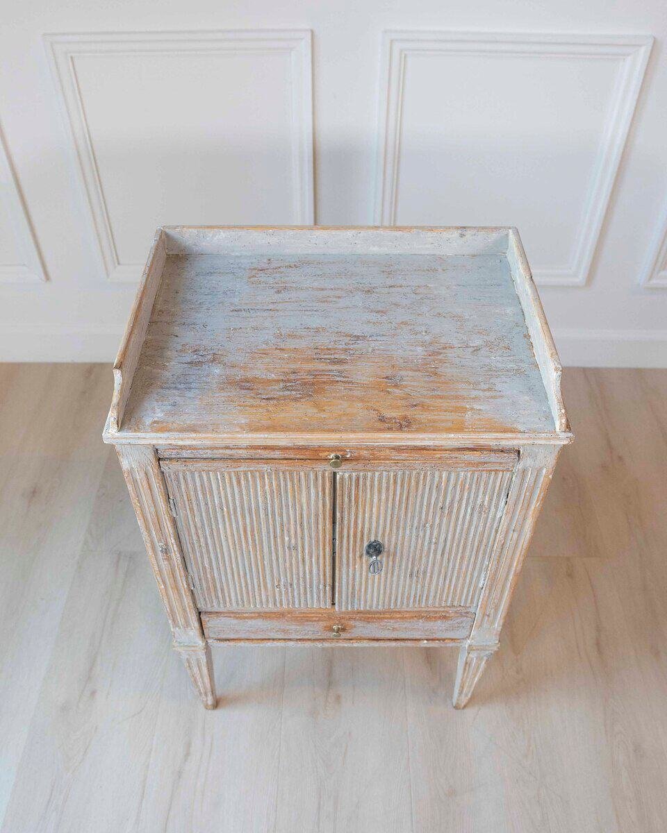 Swedish 18th Century Gustavian Nightstand, c.1780 - JAA