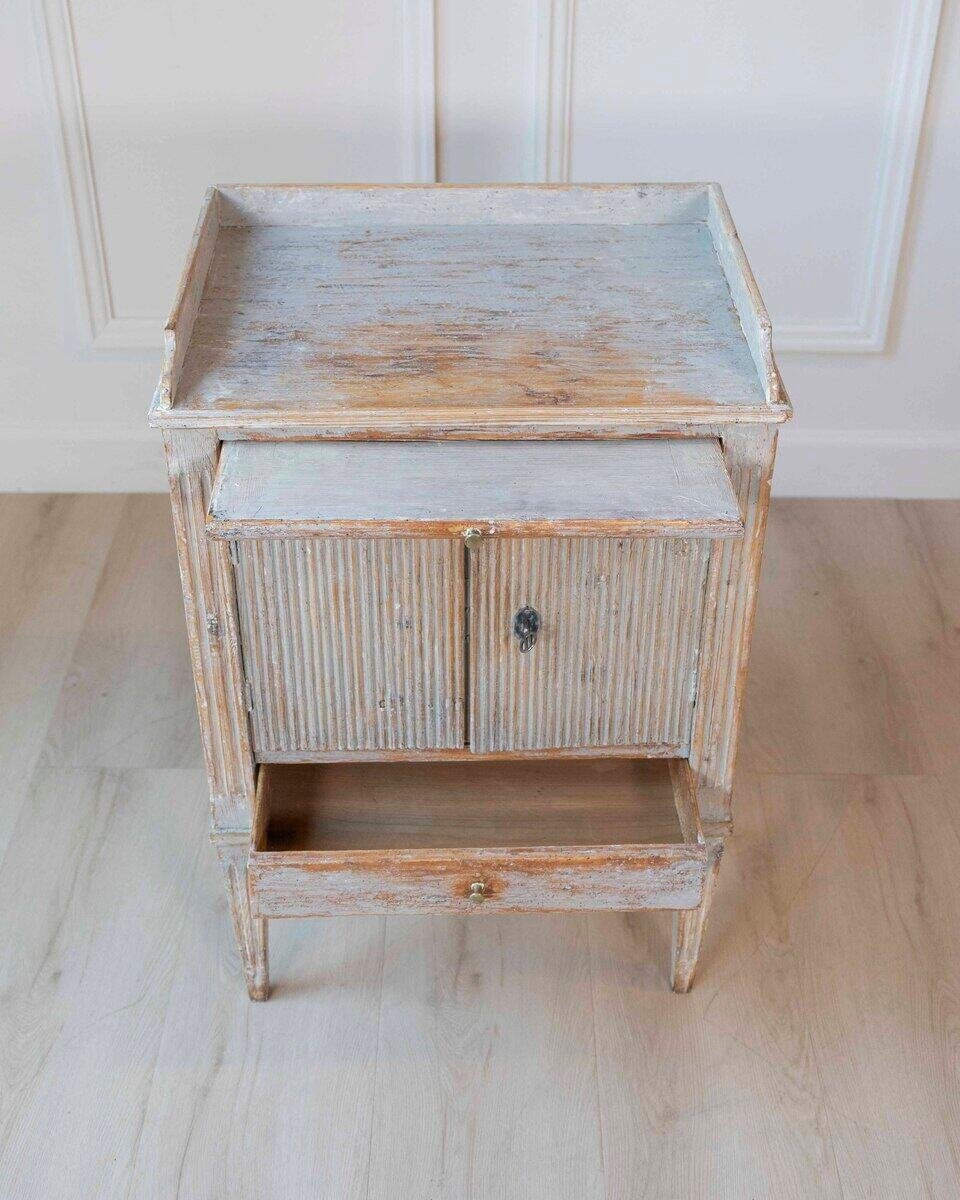 Swedish 18th Century Gustavian Nightstand, c.1780 - JAA