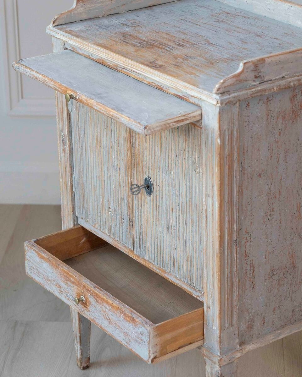 Swedish 18th Century Gustavian Nightstand, c.1780 - JAA