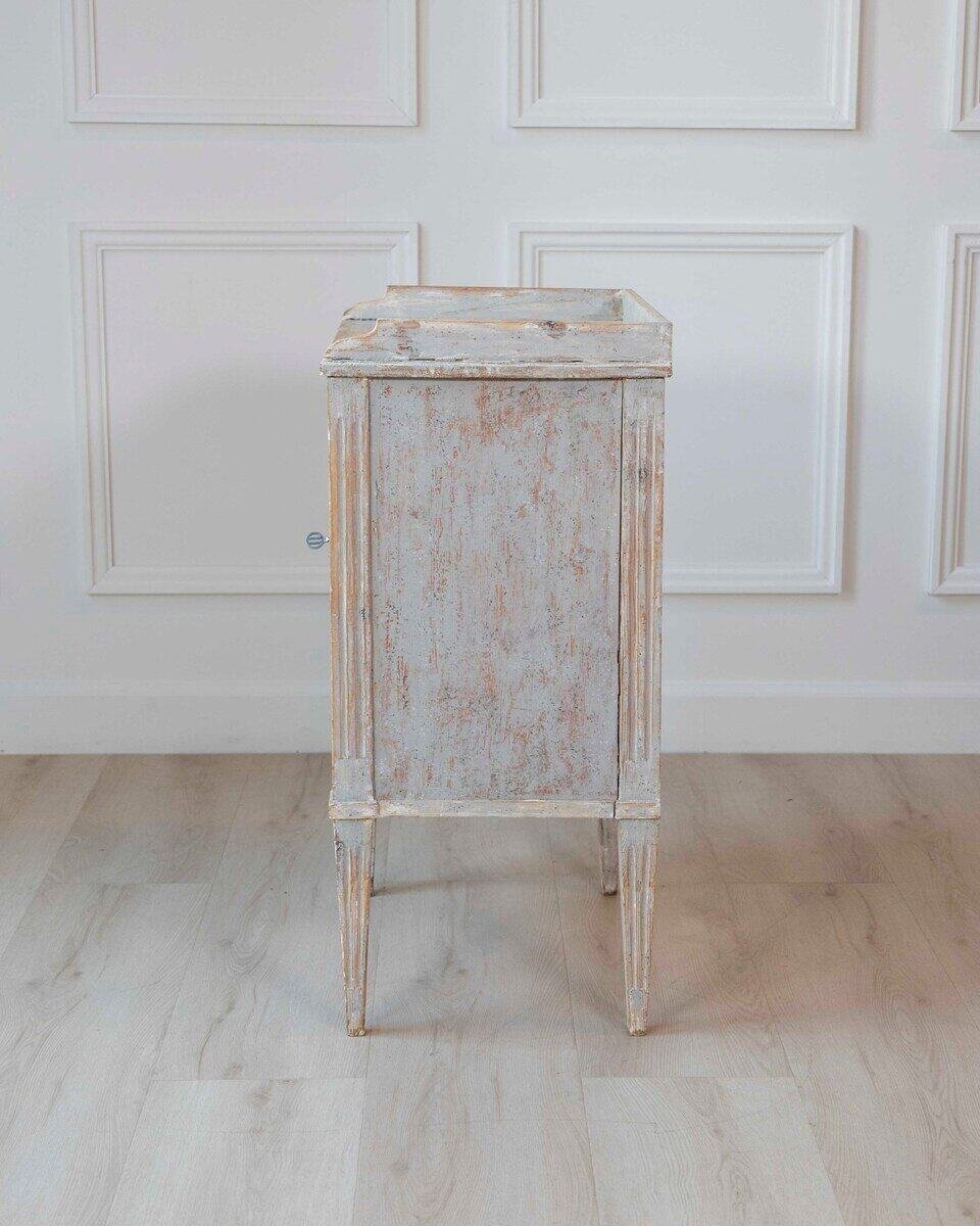 Swedish 18th Century Gustavian Nightstand, c.1780 - JAA