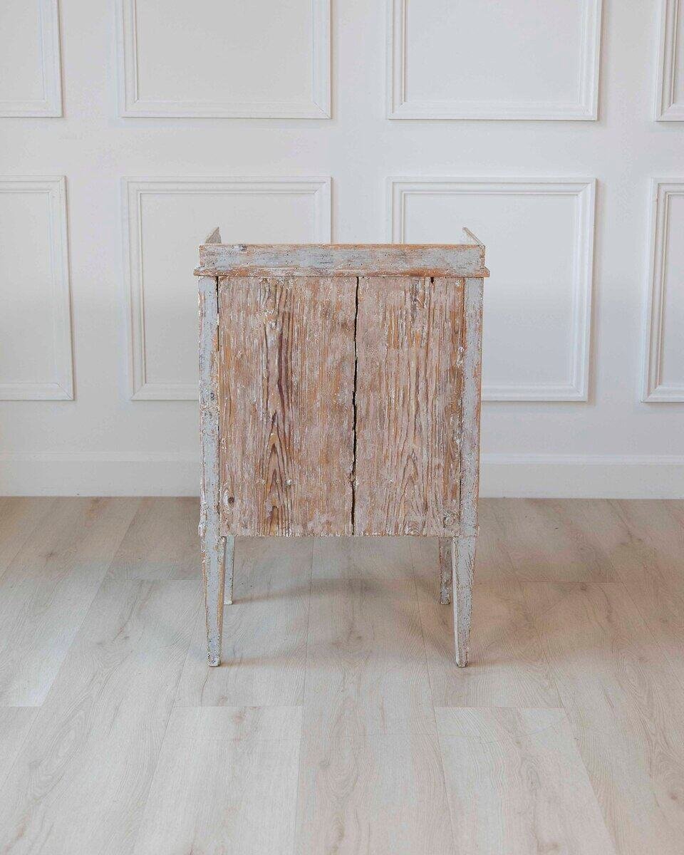 Swedish 18th Century Gustavian Nightstand, c.1780 - JAA