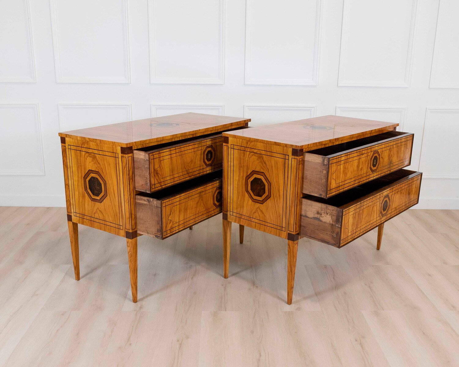 ON HOLD - Pair of Italian Neoclassical Elm Burl Veneer Commodes, Late 19th Century - JAA
