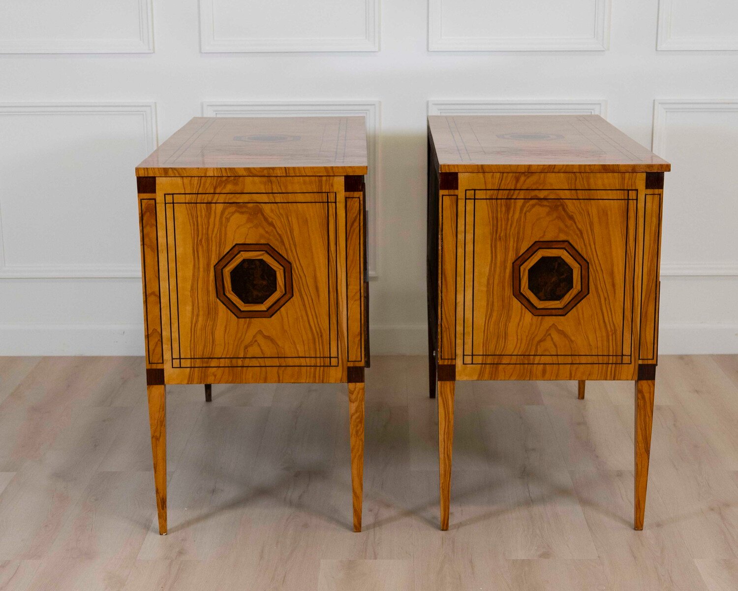 ON HOLD - Pair of Italian Neoclassical Elm Burl Veneer Commodes, Late 19th Century - JAA