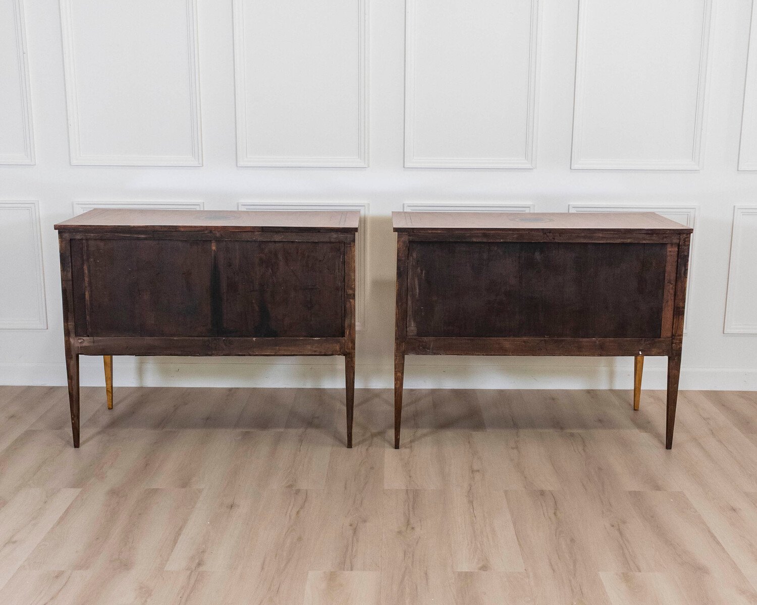 ON HOLD - Pair of Italian Neoclassical Elm Burl Veneer Commodes, Late 19th Century - JAA