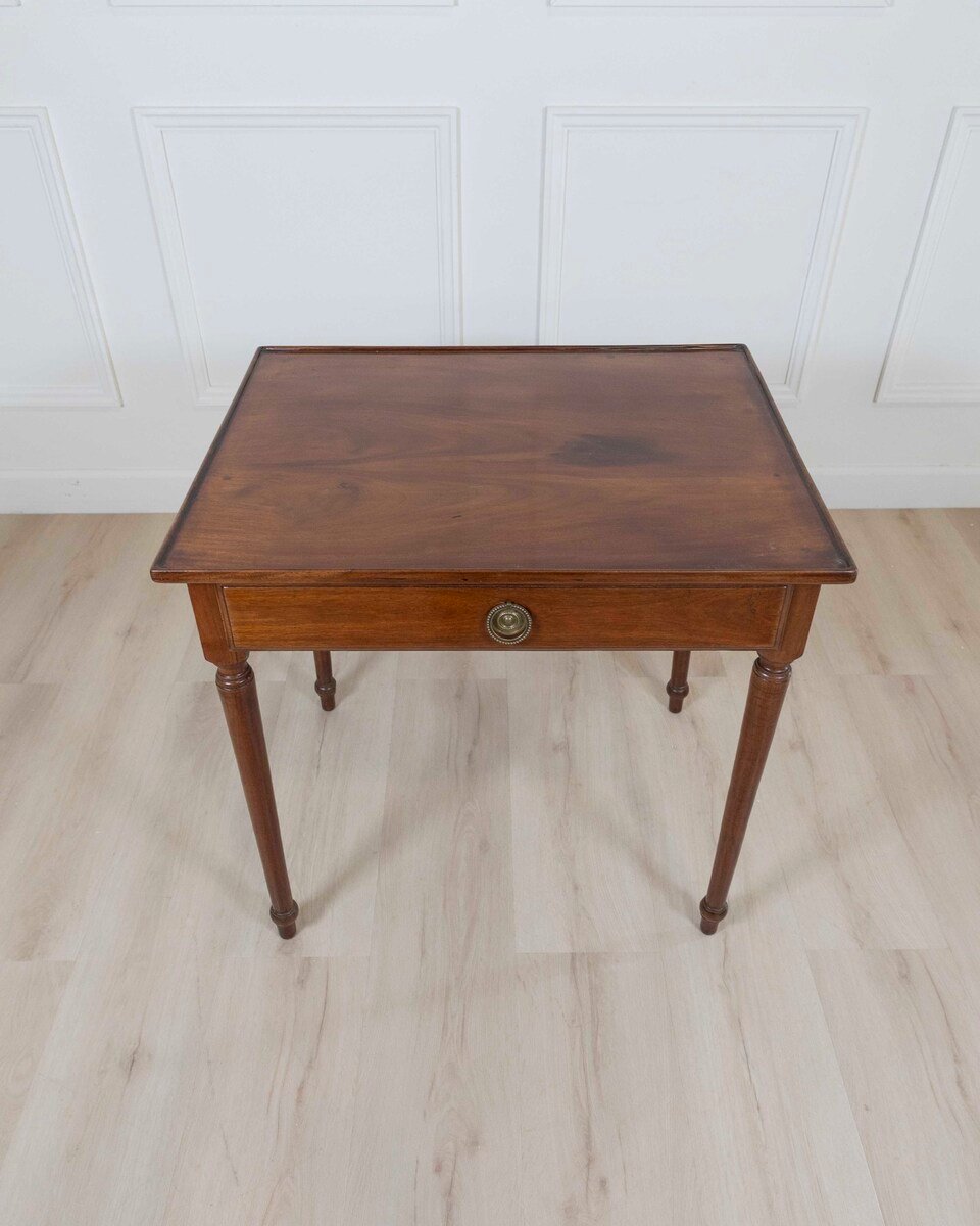 Italian Late 18th Century Neoclassical Walnut Desk with Fruitwood Marquetry - JAA