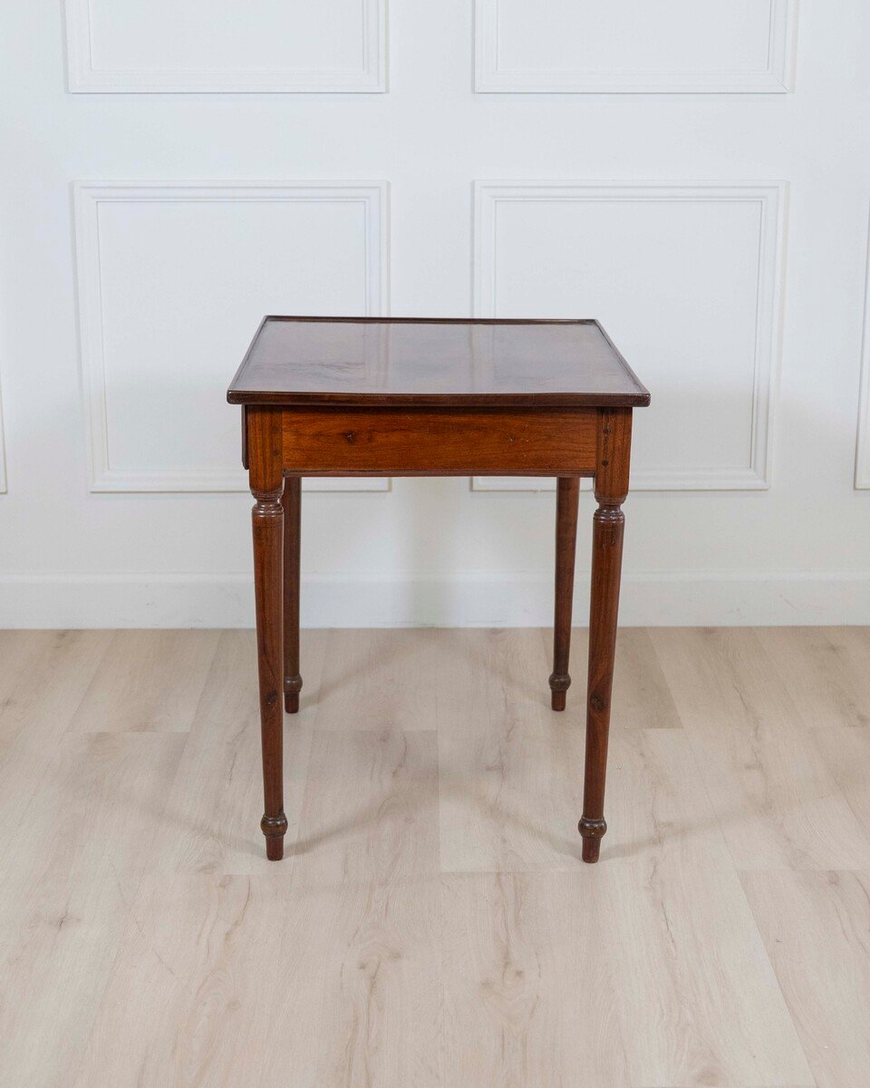 Italian Late 18th Century Neoclassical Walnut Desk with Fruitwood Marquetry - JAA