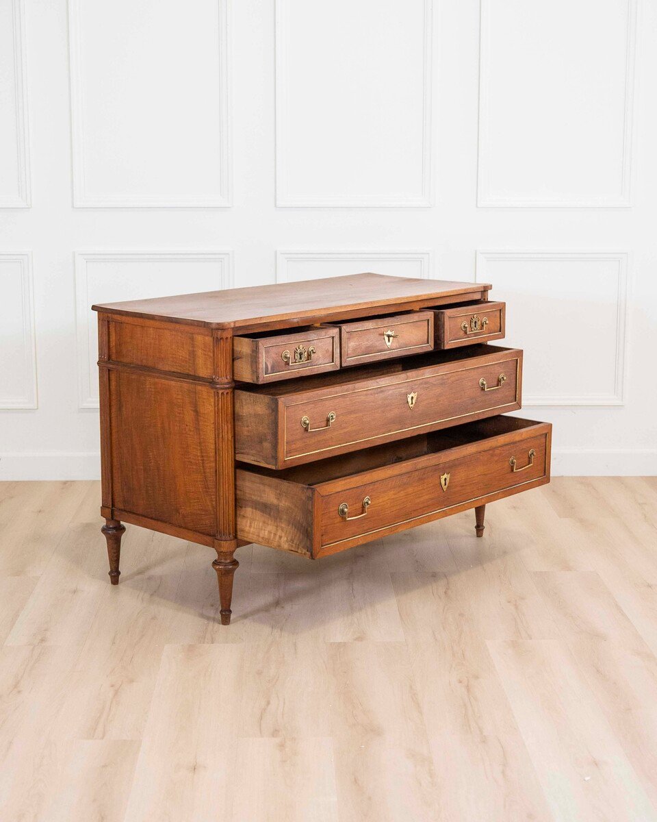Louis XVI Walnut Chest Of Drawers Circa 1780 - JAA