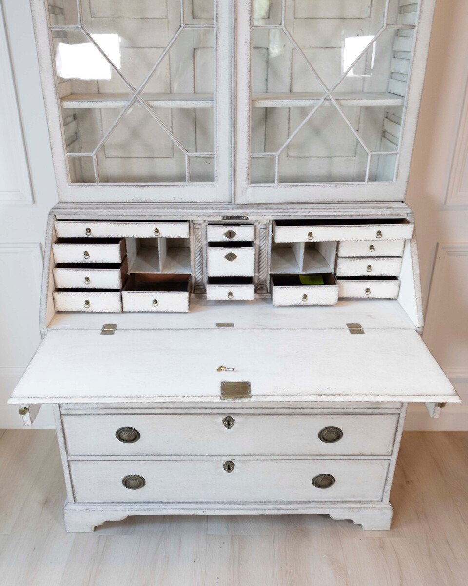 European Late 18th Century Two-Part Vitrine Cabinet, c.1790 - JAA