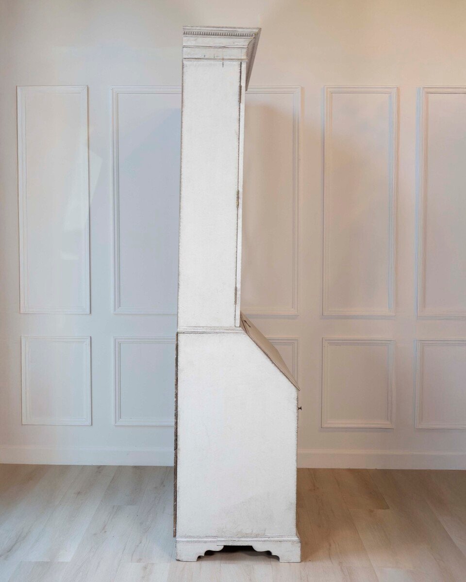 European Late 18th Century Two-Part Vitrine Cabinet, c.1790 - JAA