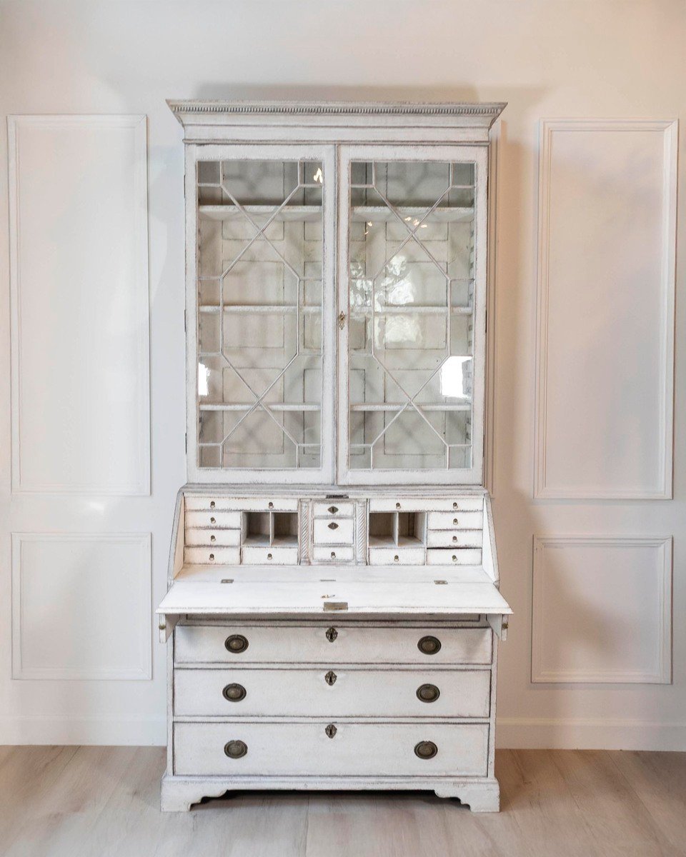 European Late 18th Century Two-Part Vitrine Cabinet, c.1790 - JAA