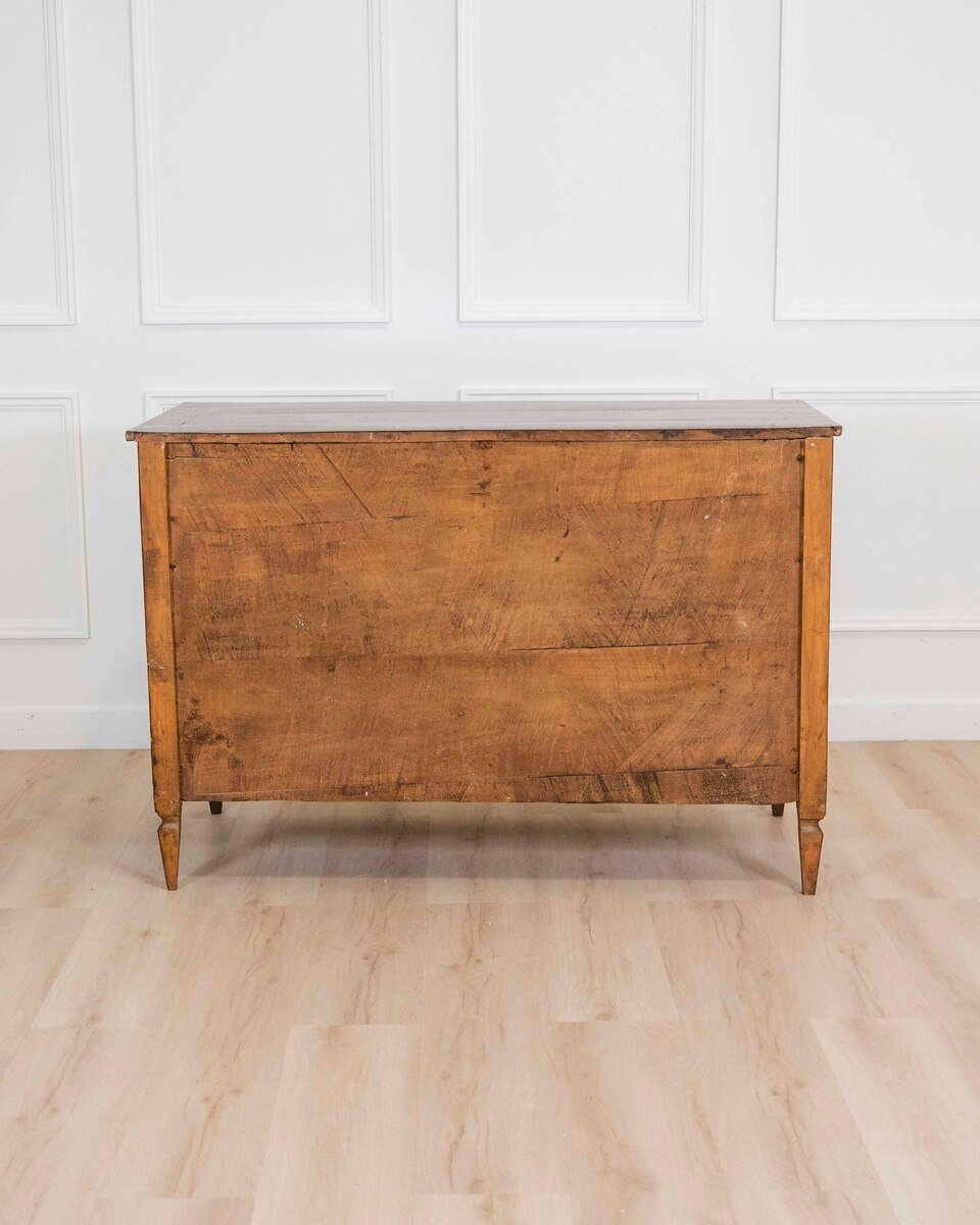 Modenese 18th-century Louis XVI walnut chest of drawers with various woods and inlays - JAA