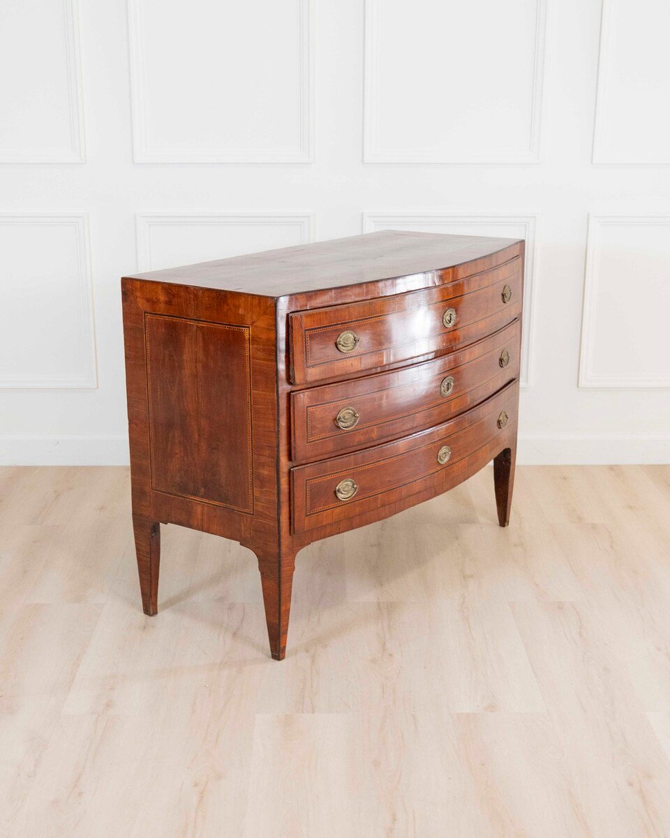 Venetian Louis XVI Leaf-Shaped Chest of Drawers, Verona/Vicenza, Late 18th Century - JAA