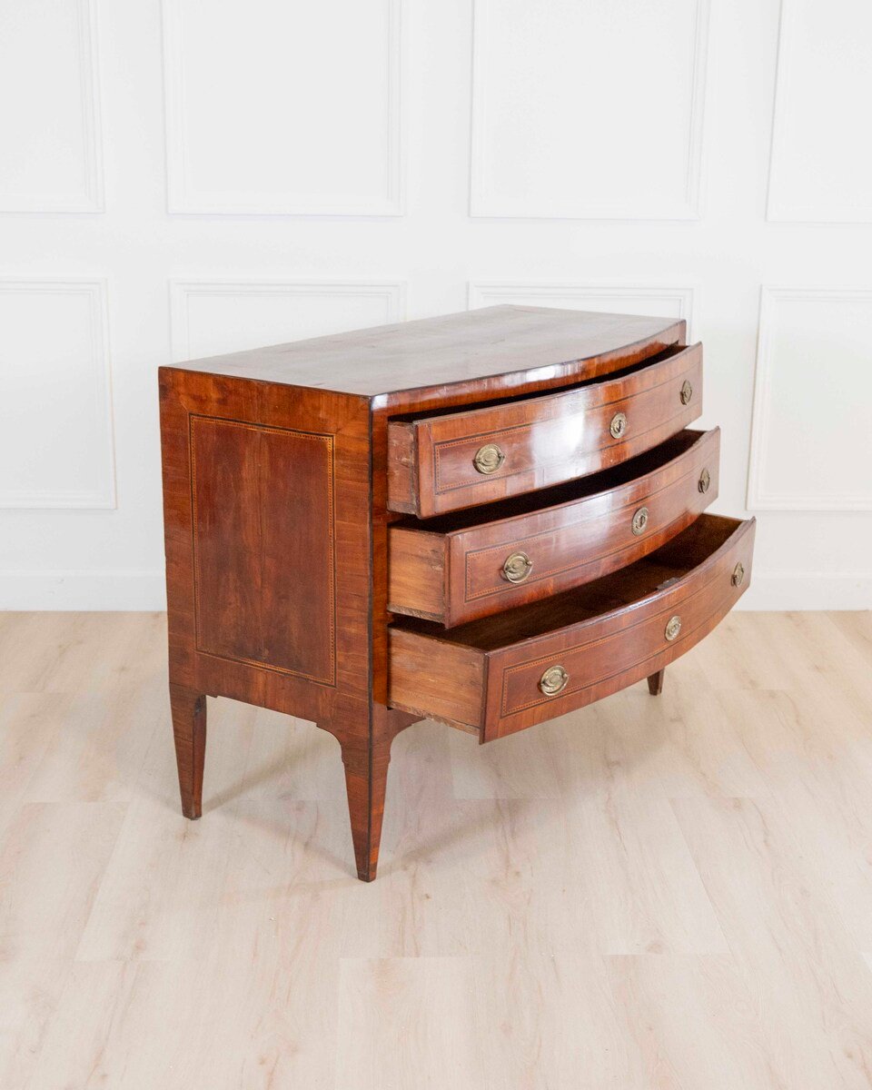 Venetian Louis XVI Leaf-Shaped Chest of Drawers, Verona/Vicenza, Late 18th Century - JAA