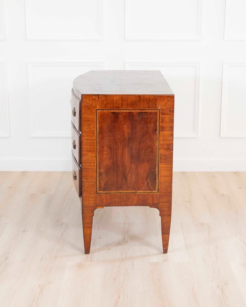 Venetian Louis XVI Leaf-Shaped Chest of Drawers, Verona/Vicenza, Late 18th Century - JAA