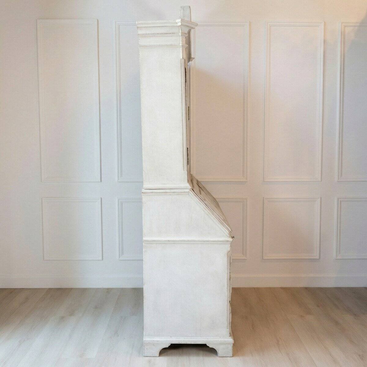 Scandinavian 18th Century Carved Two-Part Bureau, c.1770 - JAA