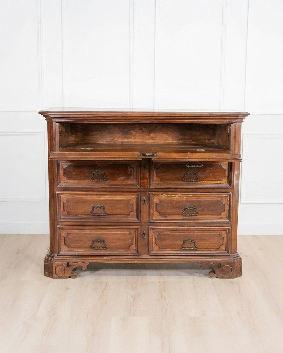 Walnut Chest Of Drawers, Lombardy, Early 18th Century - JAA
