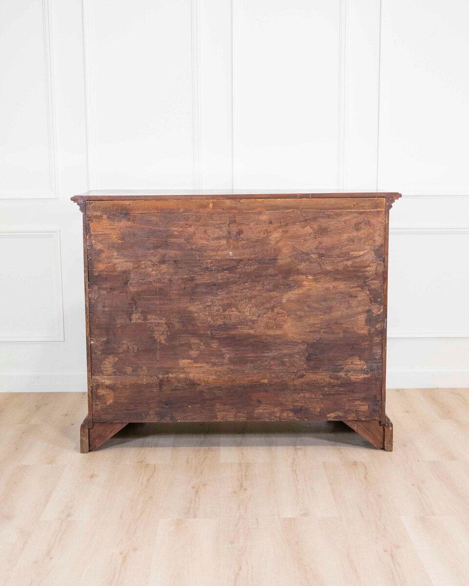 Walnut Chest Of Drawers, Lombardy, Early 18th Century - JAA