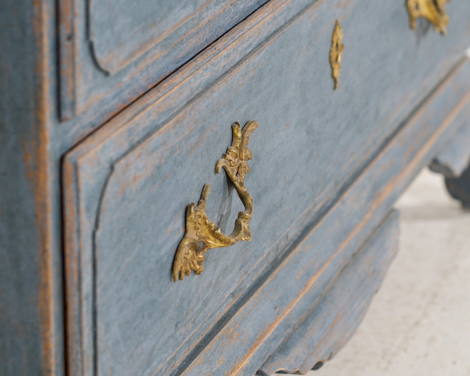 Stunning blue Scandinavian bureau, original hardware, 17th Century - JAA