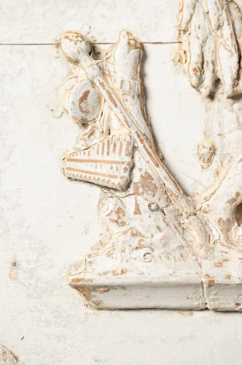 Lovely antique French wooden panel, original patina and paint. - JAA