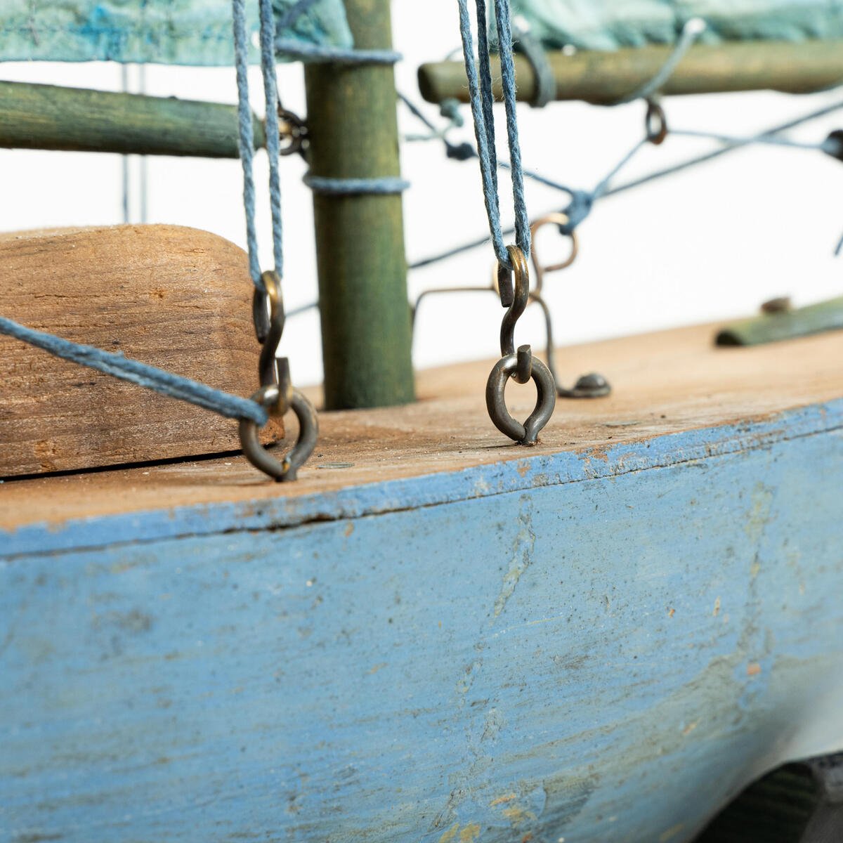 Carved Wooden Gaff Cutter Pond Yacht with original paint. England, circa 1940. - JAA