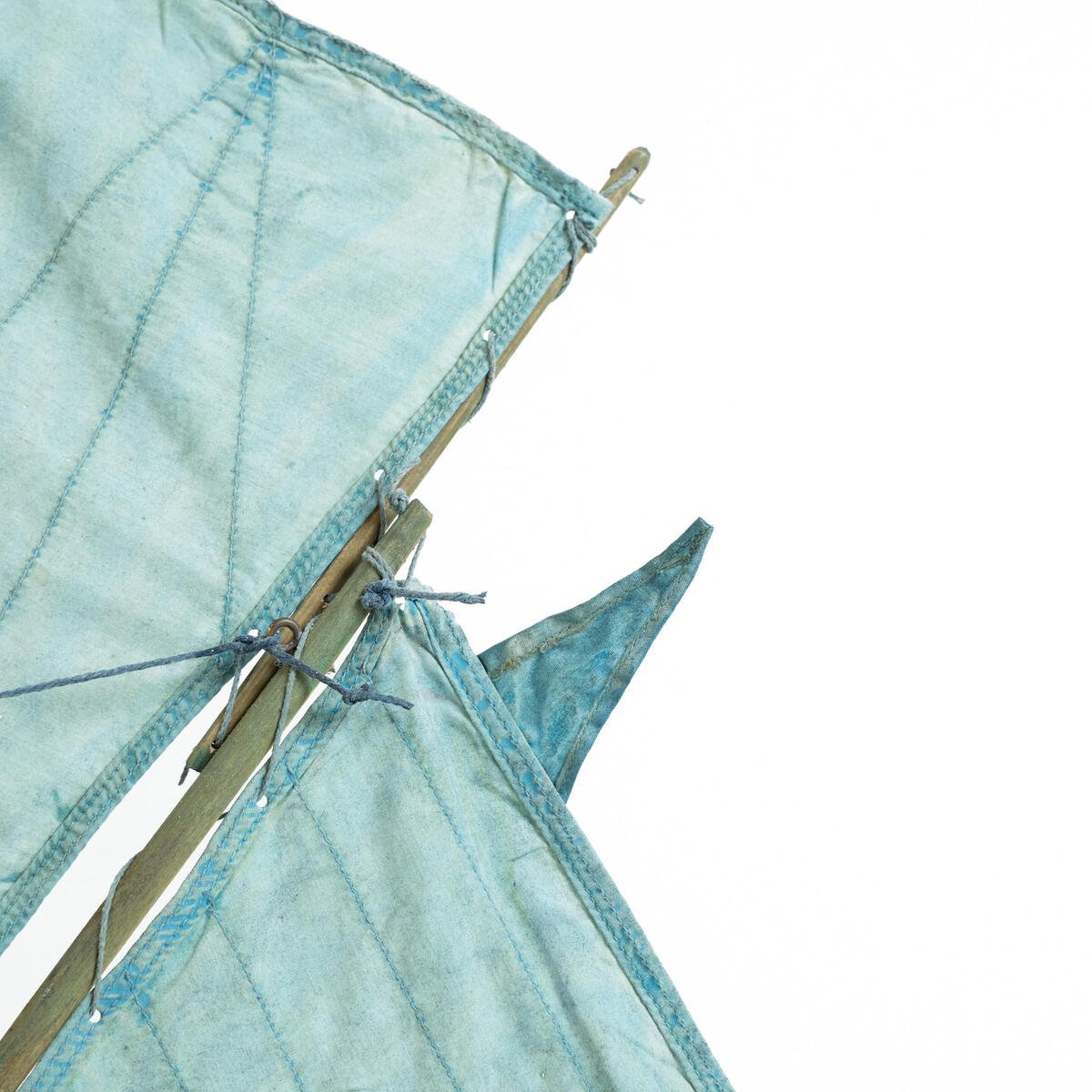 Carved Wooden Gaff Cutter Pond Yacht with original paint. England, circa 1940. - JAA