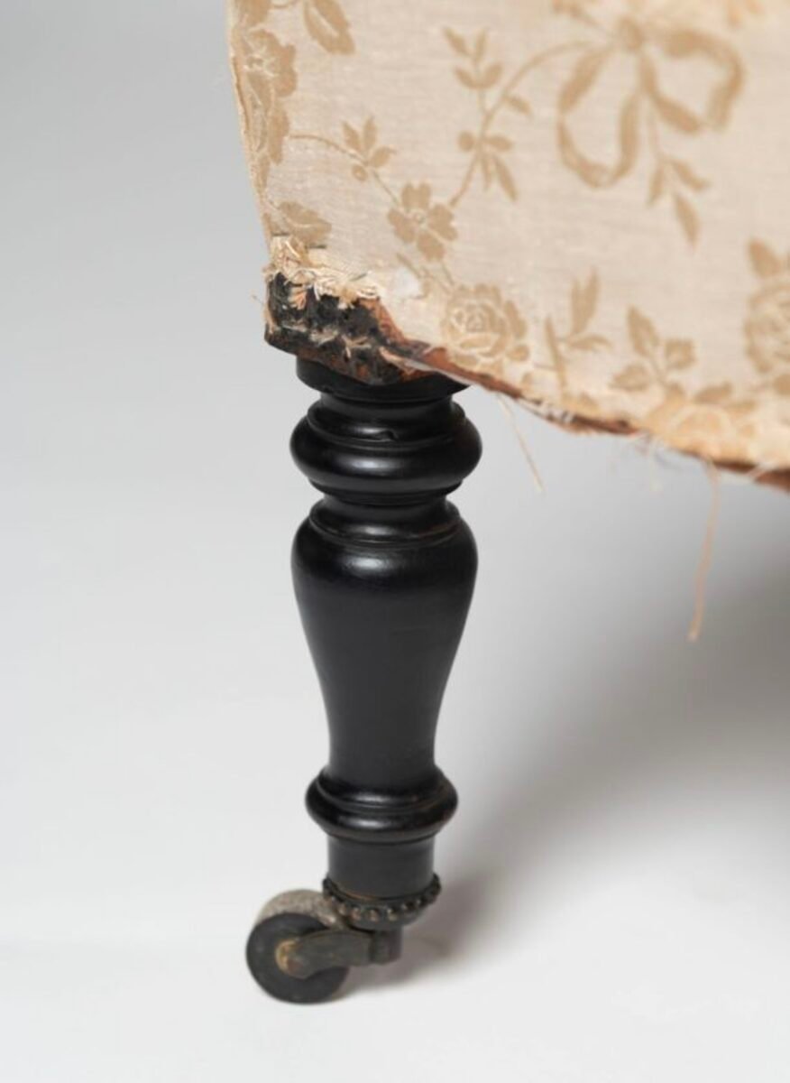 Antique French slipper chair - JAA