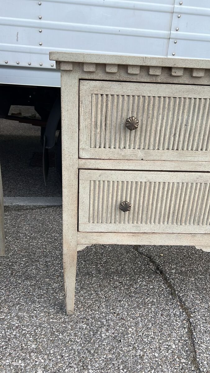 pair of chests of drawers in lacquered fir wood, - JAA