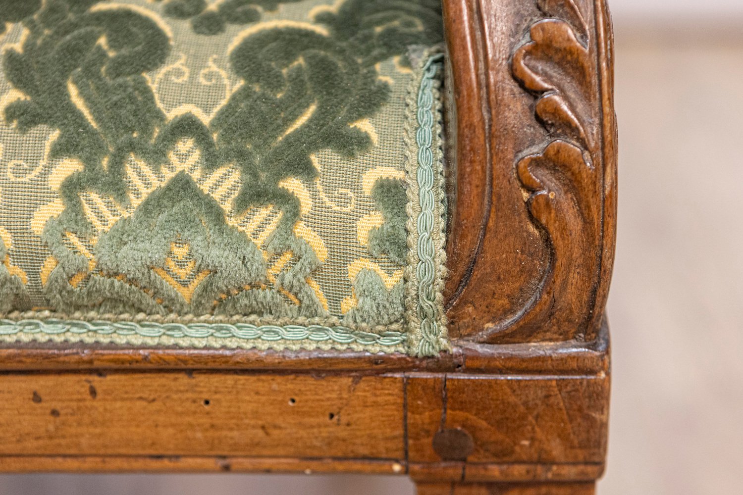 Tuscan 18th Century Walnut Sofa from Villa Fioravanti with Carved Lyre Motifs - JAA