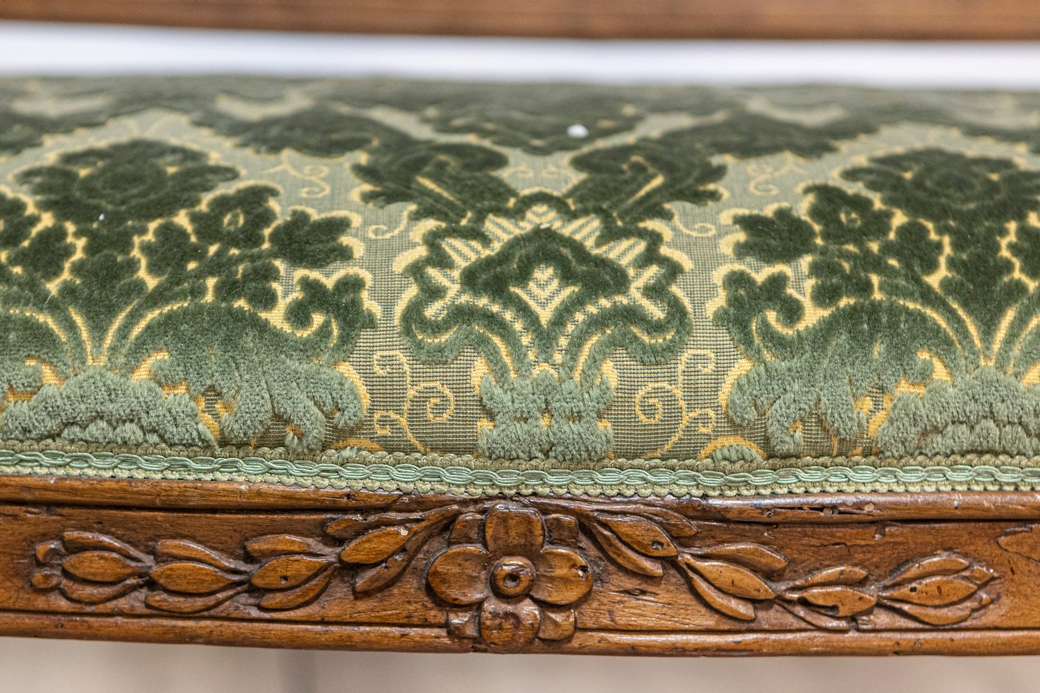 Tuscan 18th Century Walnut Sofa from Villa Fioravanti with Carved Lyre Motifs - JAA