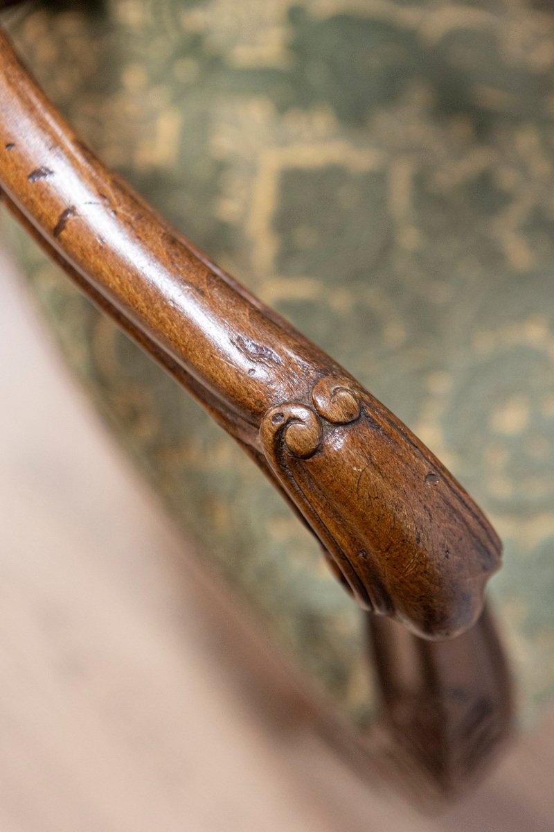 Tuscan 18th Century Walnut Sofa from Villa Fioravanti with Carved Lyre Motifs - JAA