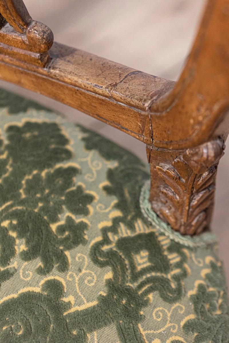 Tuscan 18th Century Walnut Sofa from Villa Fioravanti with Carved Lyre Motifs - JAA
