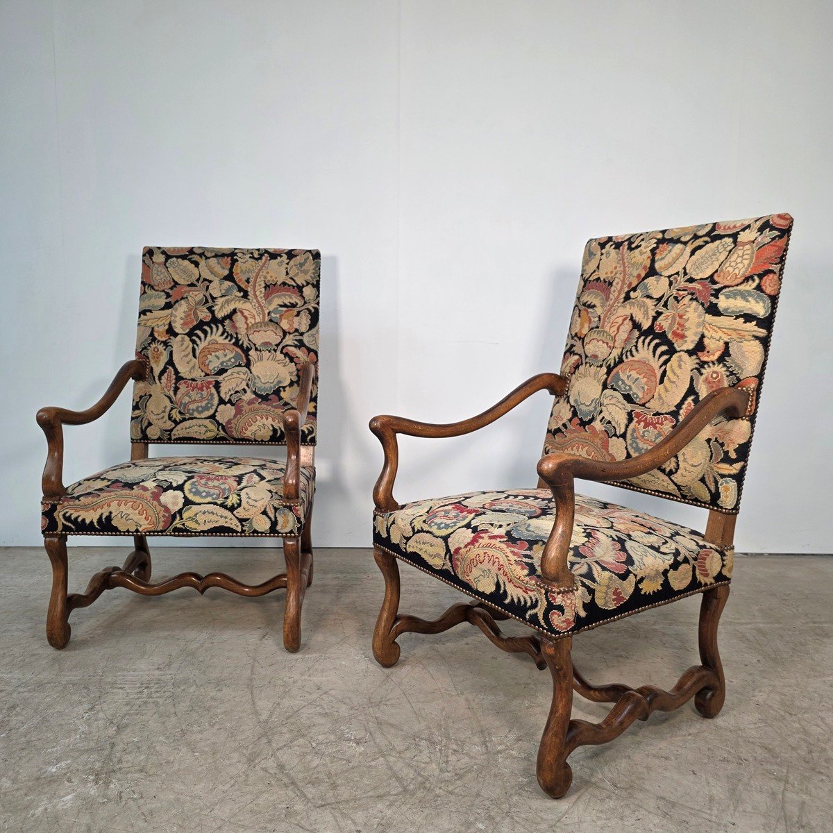 Large pair of mutton leg beech armchairs - JAA