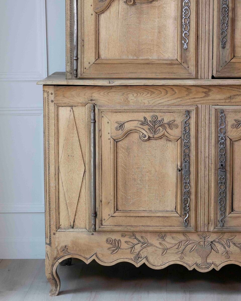 French Early 19th Century Provincial Oak Buffet Deux Corps - JAA