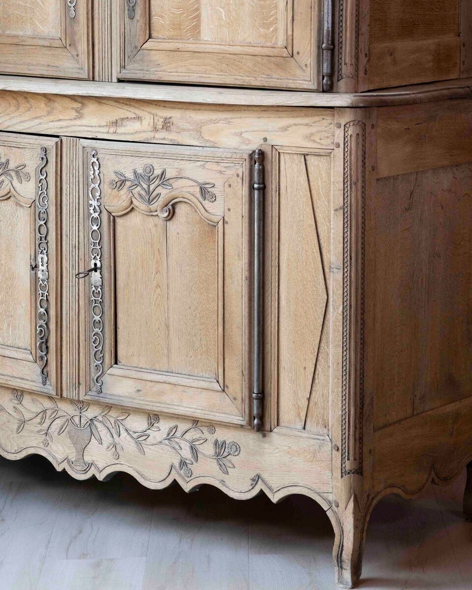 French Early 19th Century Provincial Oak Buffet Deux Corps - JAA