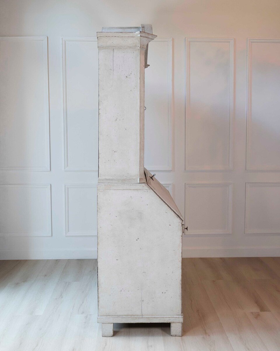 18th century Swedish Gustavian secretary cabinet - JAA