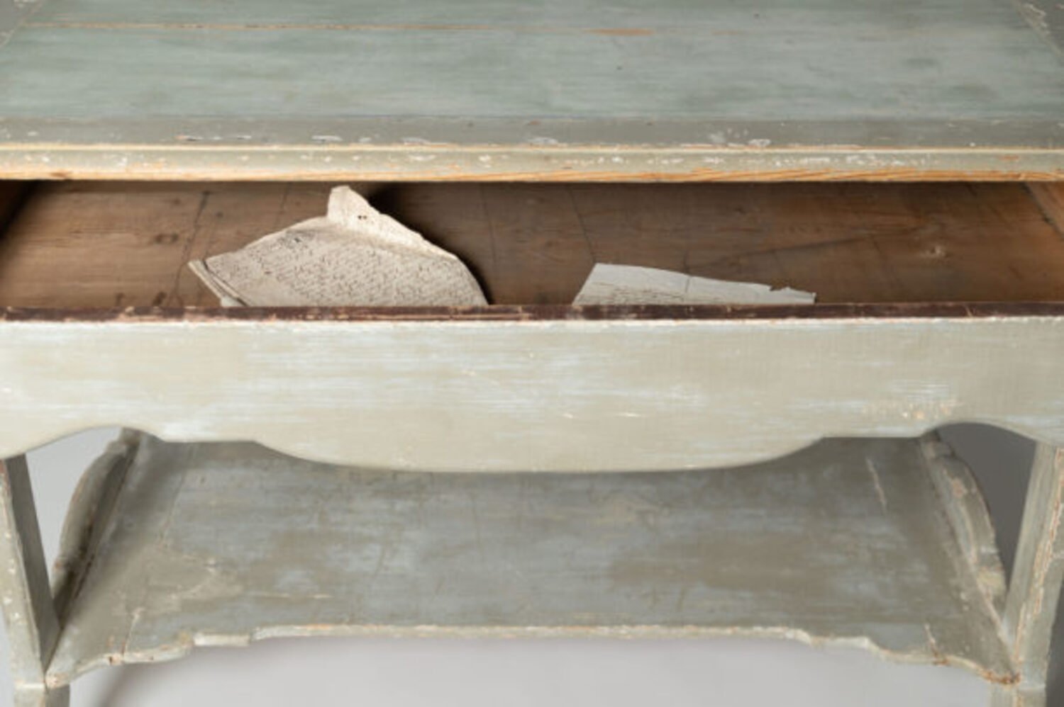 Antique French drapers table, fir wood, one large drawer. - JAA