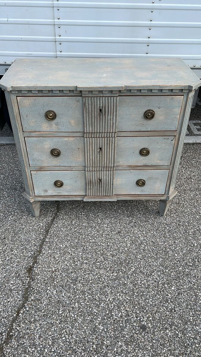 Pair of Florentine handcrafted chests of drawers, that you had already confirmed last week in lacquered fir wood, - JAA