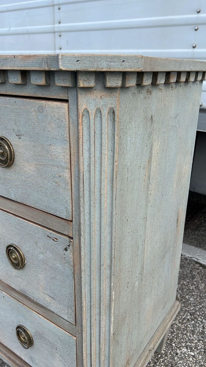 Pair of Florentine handcrafted chests of drawers, that you had already confirmed last week in lacquered fir wood, - JAA