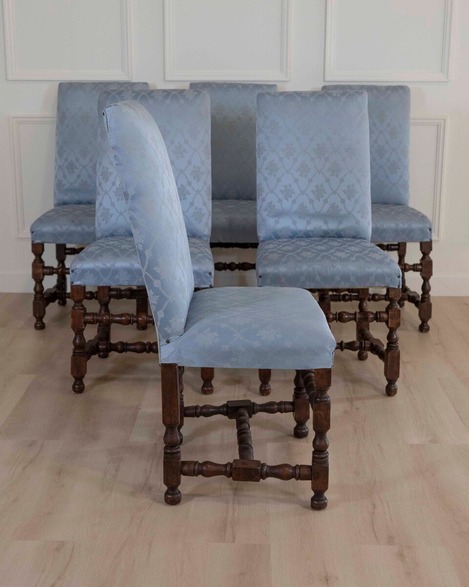Set of Six Lombard Walnut Reel-Turned Dining Chairs, Early 18th Century - JAA