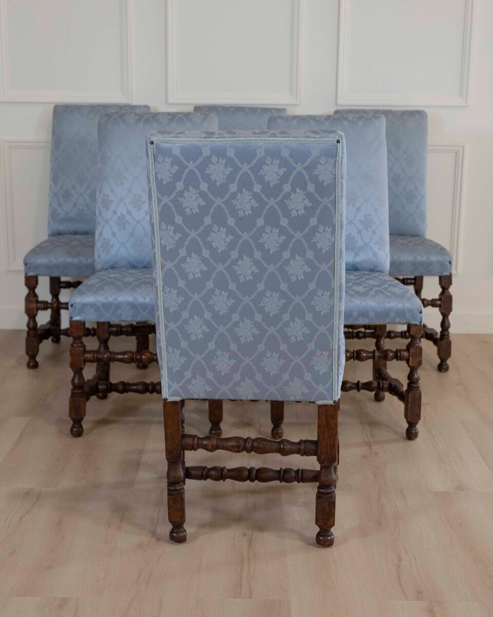 Set of Six Lombard Walnut Reel-Turned Dining Chairs, Early 18th Century - JAA