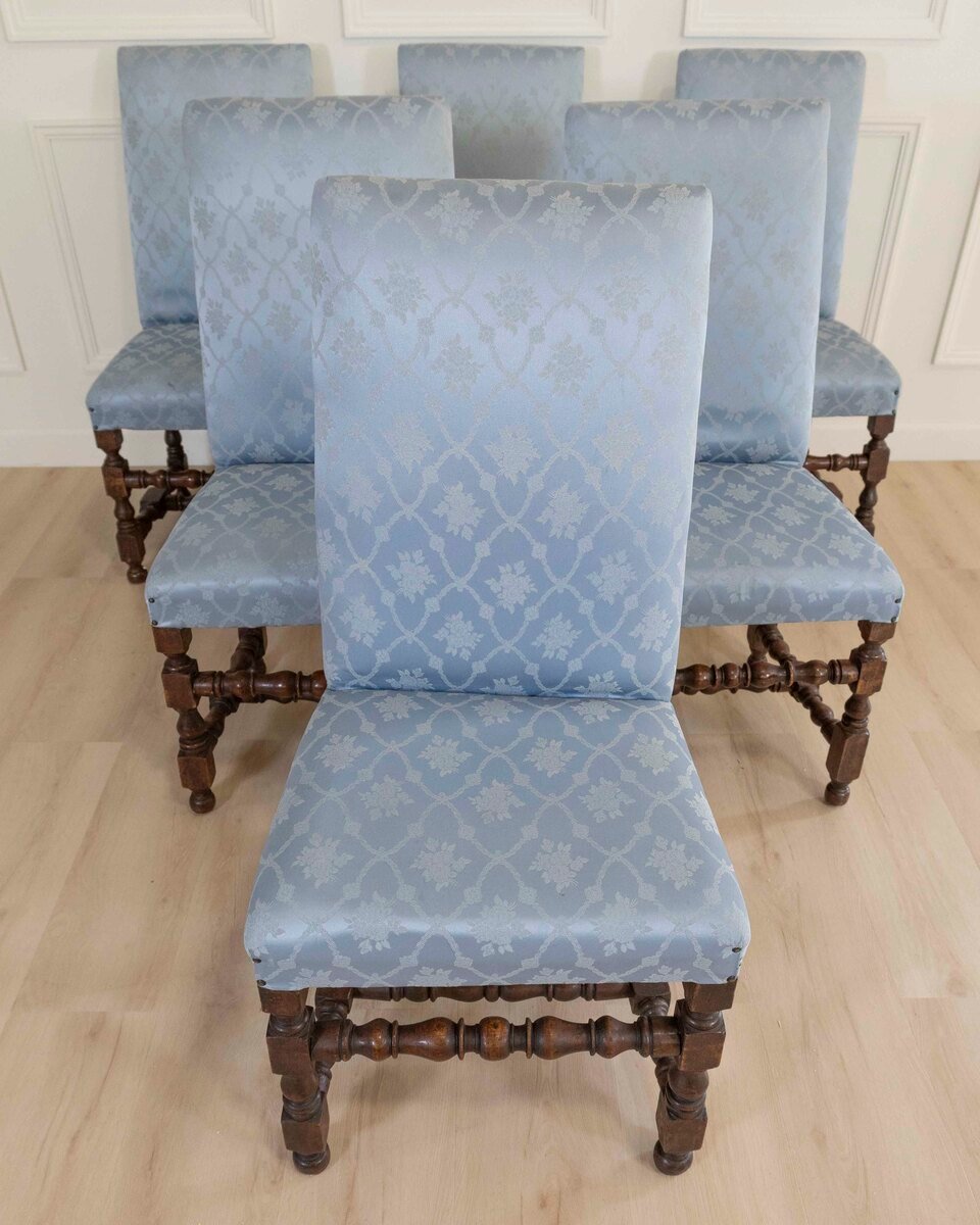 Set of Six Lombard Walnut Reel-Turned Dining Chairs, Early 18th Century - JAA