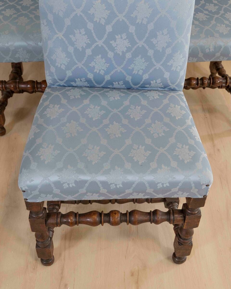 Set of Six Lombard Walnut Reel-Turned Dining Chairs, Early 18th Century - JAA