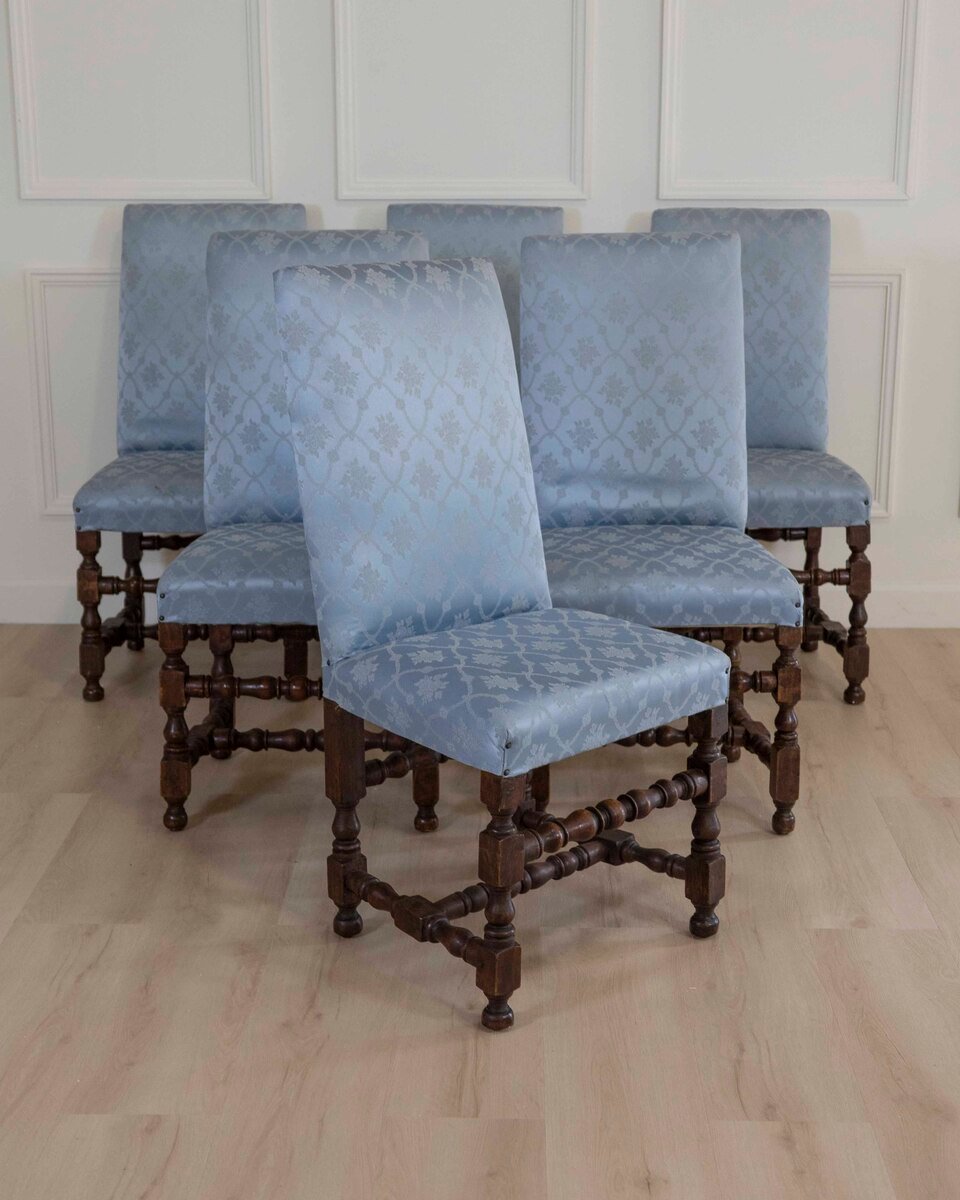 Set of Six Lombard Walnut Reel-Turned Dining Chairs, Early 18th Century - JAA
