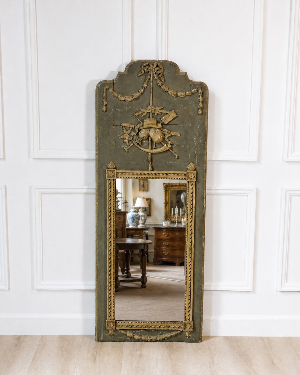 Italian 18th Century Neoclassical Lacquered and Gilded Demi-Lune Console - JAA