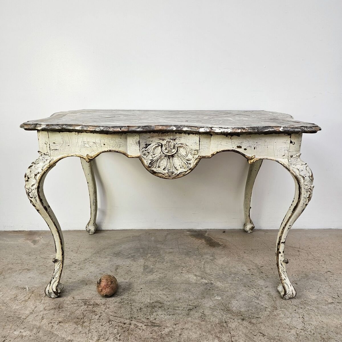 18th period polychrome twist console - JAA