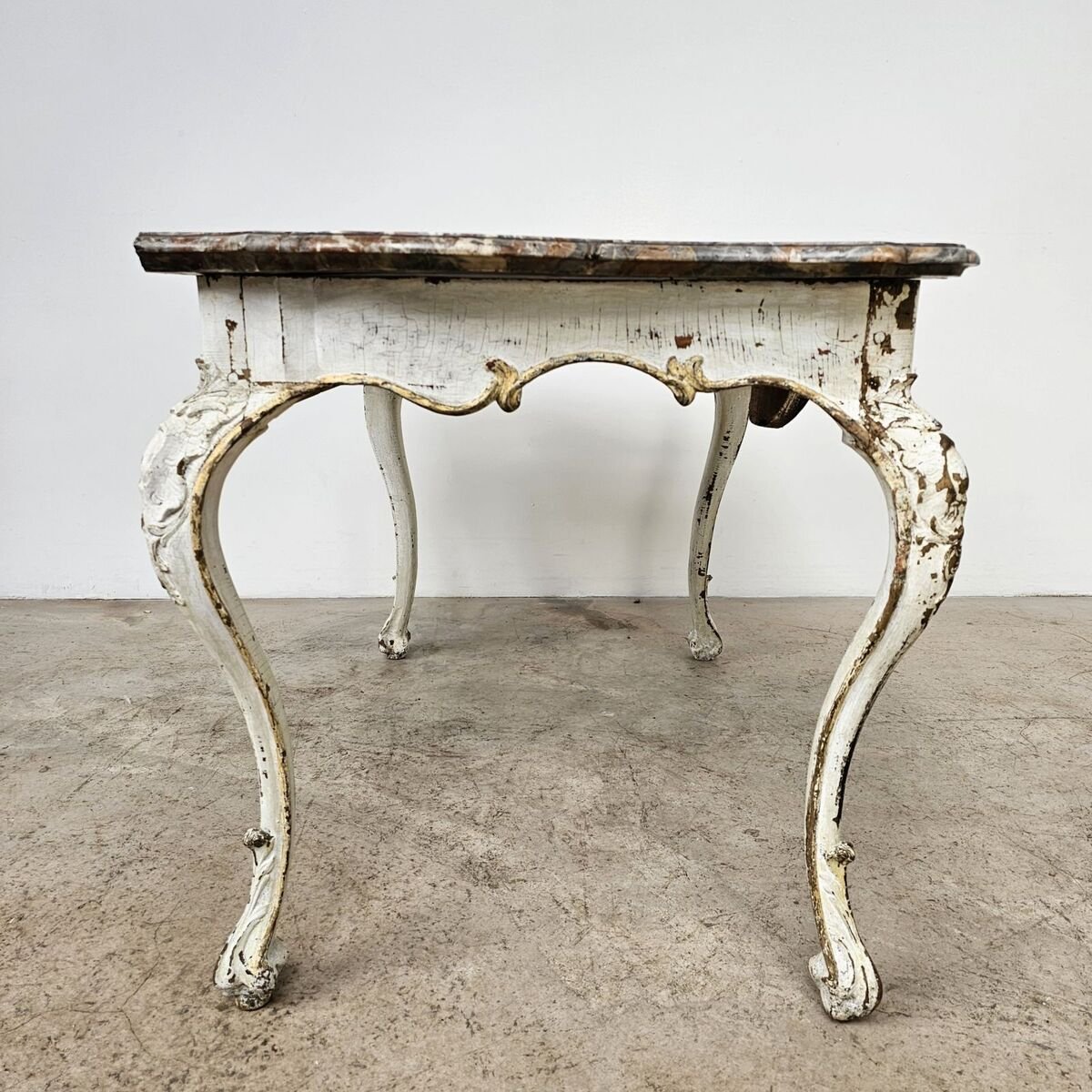 18th period polychrome twist console - JAA