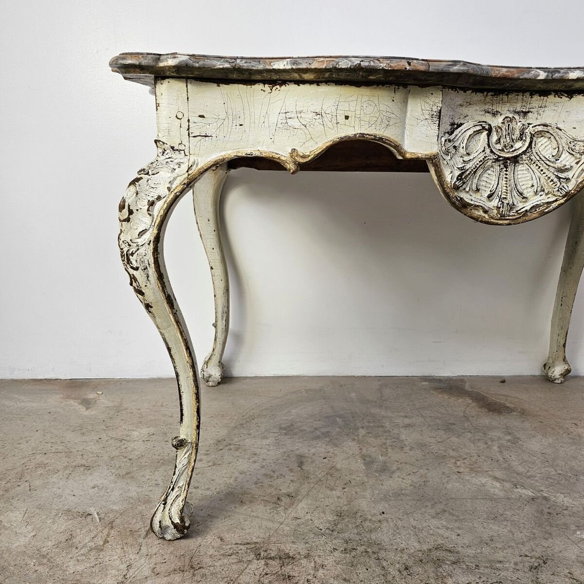 18th period polychrome twist console - JAA