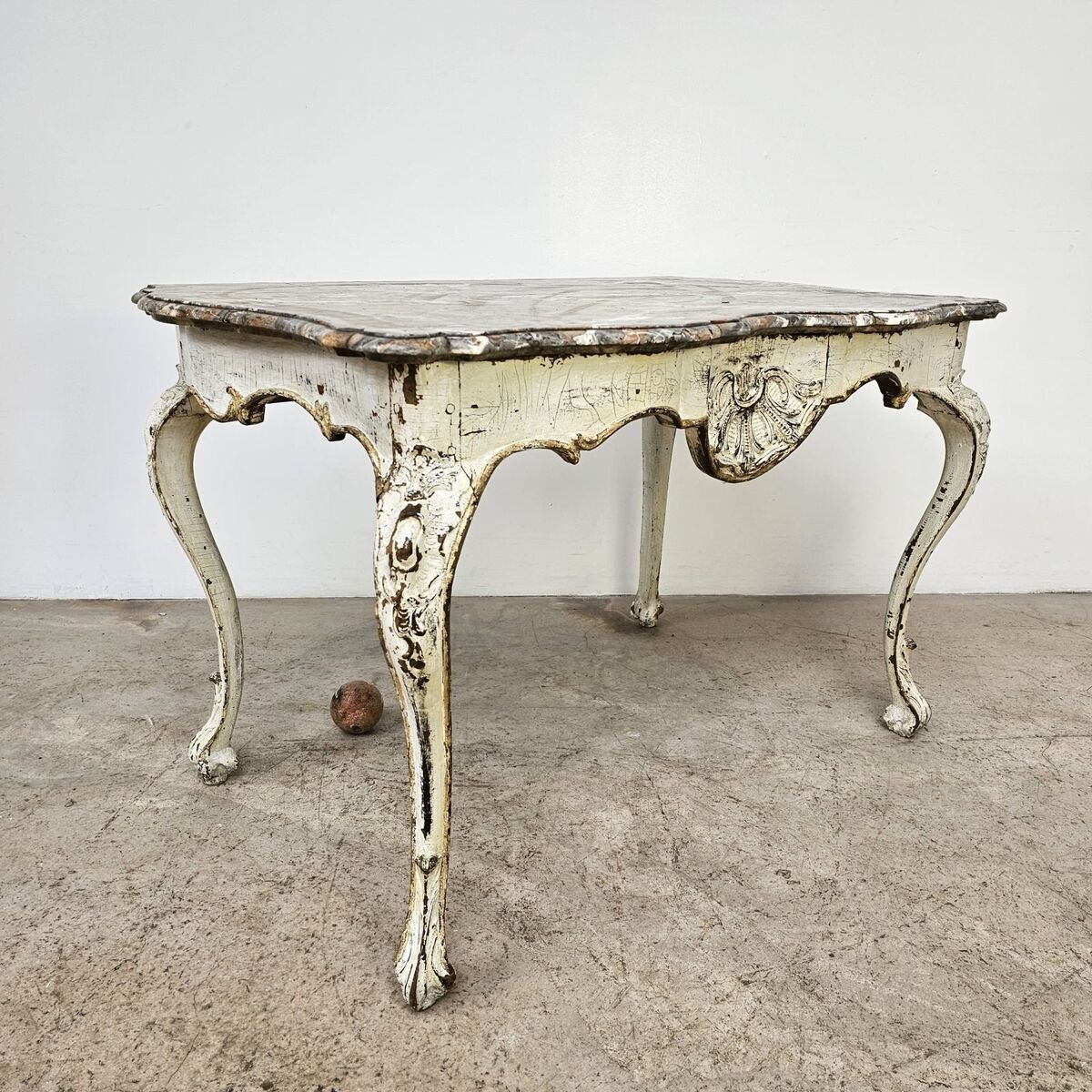18th period polychrome twist console - JAA