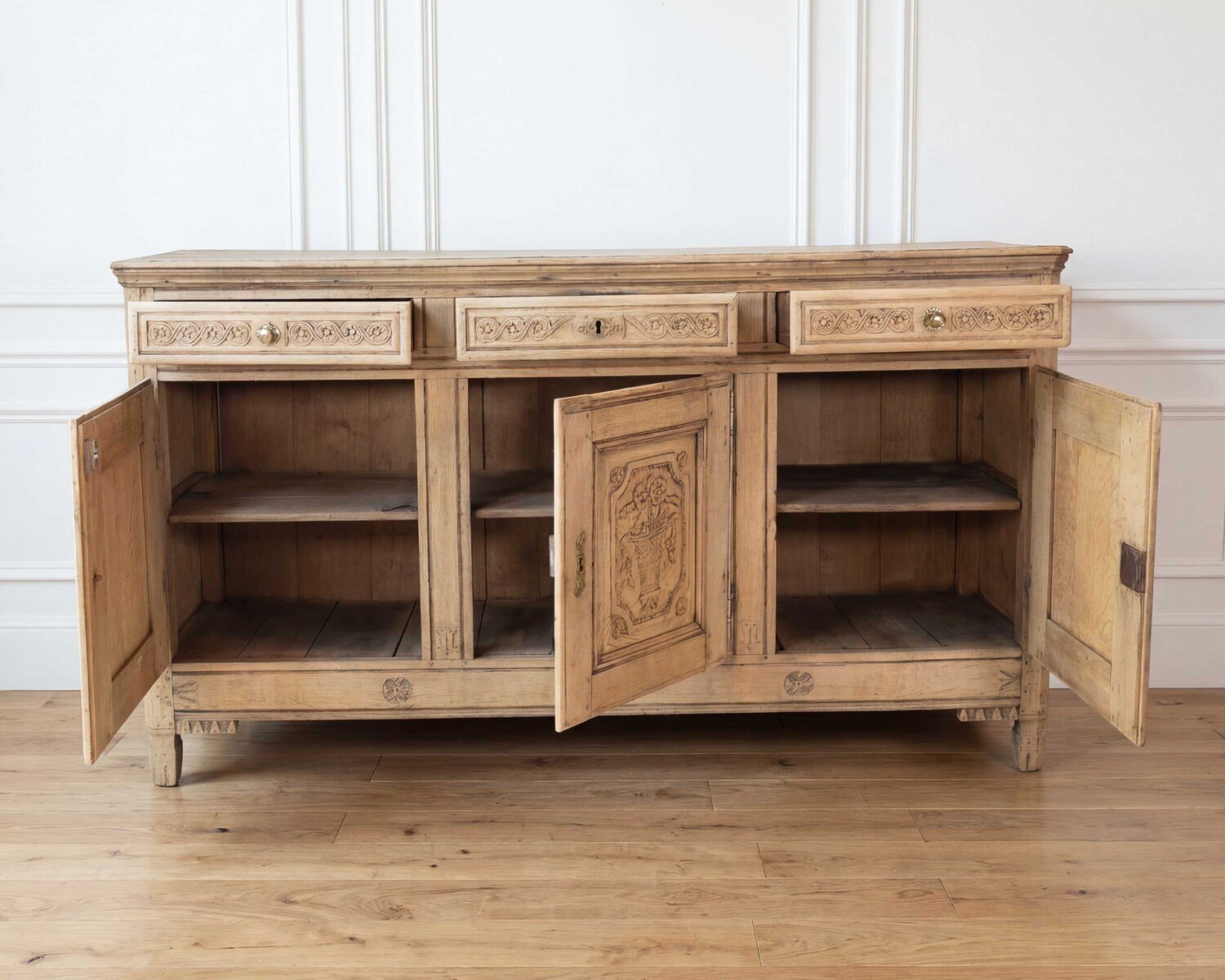 Italian 18th Century Walnut Center Table with Carved Pedestal Base - JAA