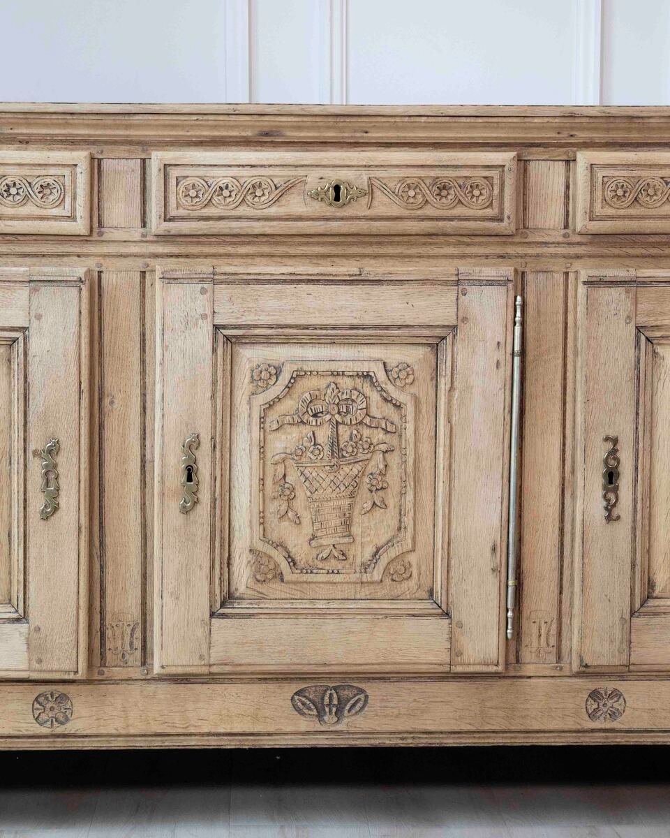 Italian 18th Century Walnut Center Table with Carved Pedestal Base - JAA